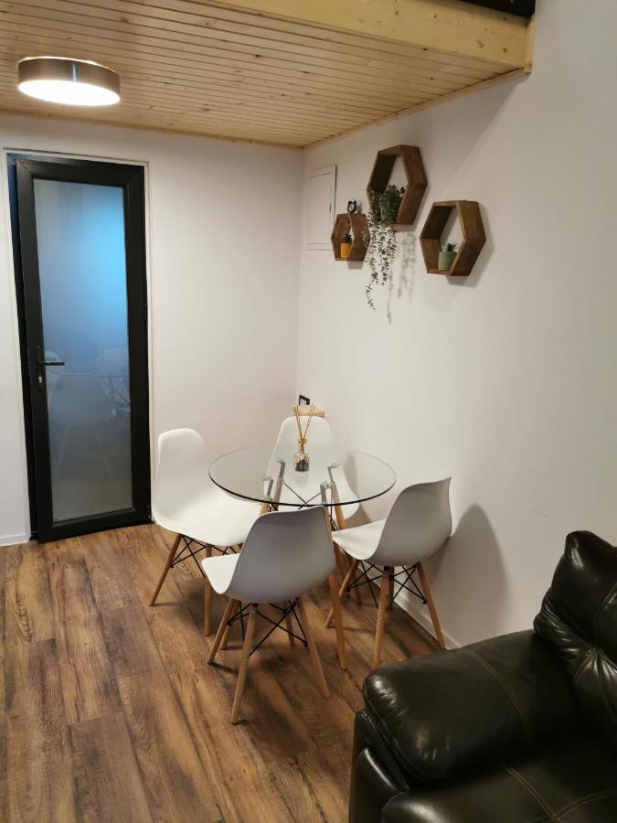 Kopel Haus - Studio - Self Acces Cod Location بالوتيشتي المظهر الخارجي الصورة